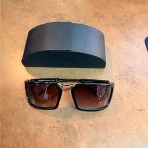 Prada Sunglasses – Black / Brown Gradient Lenses